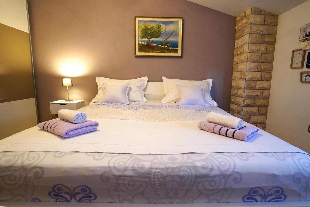 Villa Tago With Heated New Pool คาชเตลา ภายนอก รูปภาพ