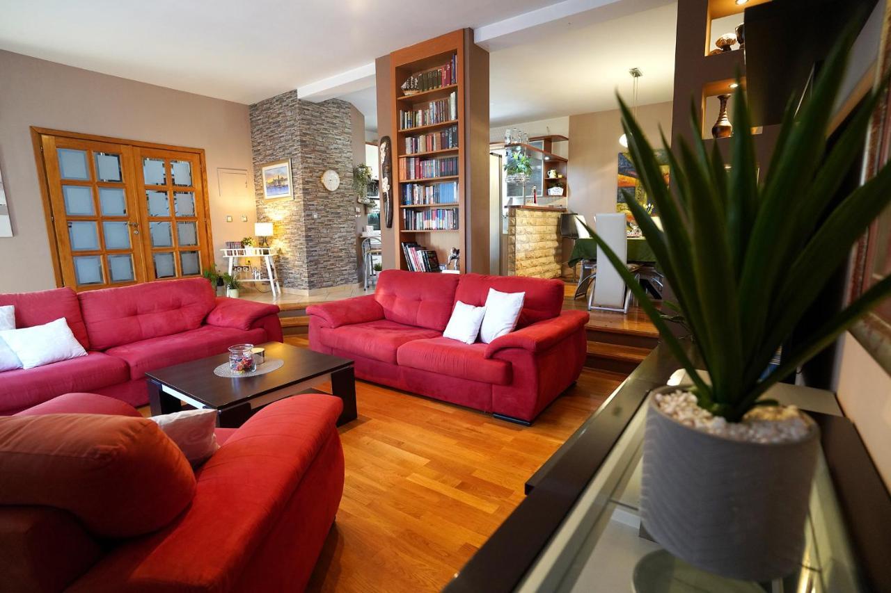 Villa Tago With Heated New Pool คาชเตลา ภายนอก รูปภาพ