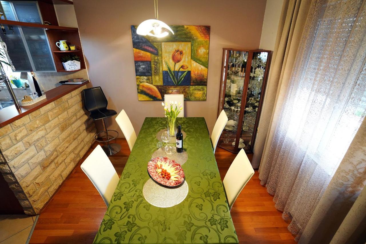 Villa Tago With Heated New Pool คาชเตลา ภายนอก รูปภาพ