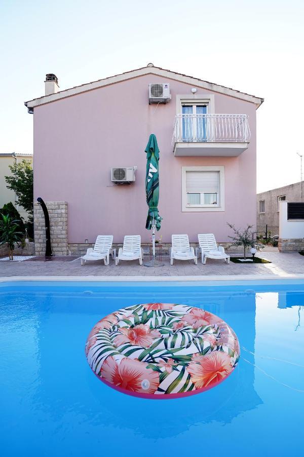 Villa Tago With Heated New Pool คาชเตลา ภายนอก รูปภาพ